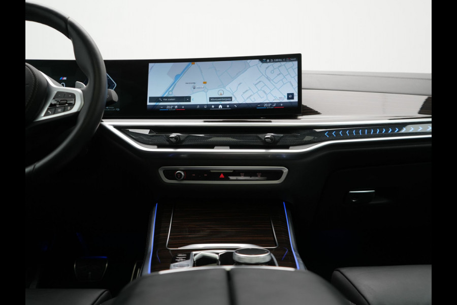 BMW X5 xDrive50e High Executive PHEV 490pk Dealer O.H. | Panodak Sky Lounge | M Sport | Luchtvering | Head Up | 360 Camera | Harman / Kardon | Nappa Lederen Comfortstoelen Memory & Verwarmd | Carbon Schwarz | Apple Carplay | Keyless | Blis | 22"L Plug In Hybrid |