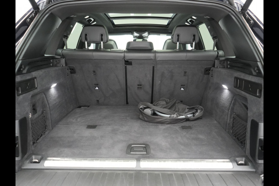 BMW X5 xDrive50e High Executive PHEV 490pk Dealer O.H. | Panodak Sky Lounge | M Sport | Luchtvering | Head Up | 360 Camera | Harman / Kardon | Nappa Lederen Comfortstoelen Memory & Verwarmd | Carbon Schwarz | Apple Carplay | Keyless | Blis | 22"L Plug In Hybrid |