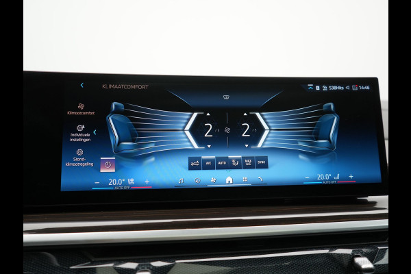 BMW X5 xDrive50e High Executive PHEV 490pk Dealer O.H. | Panodak Sky Lounge | M Sport | Luchtvering | Head Up | 360 Camera | Harman / Kardon | Nappa Lederen Comfortstoelen Memory & Verwarmd | Carbon Schwarz | Apple Carplay | Keyless | Blis | 22"L Plug In Hybrid |