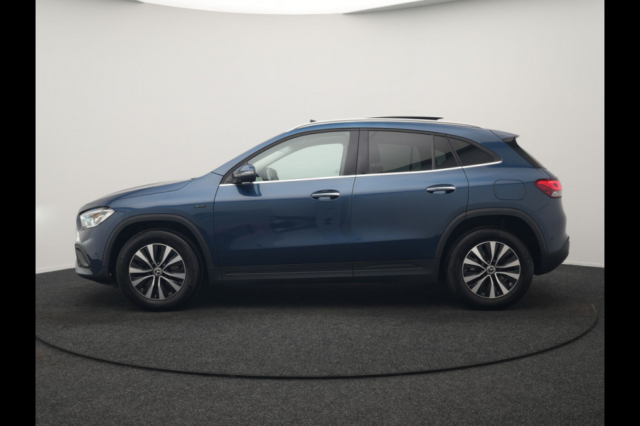 Mercedes-Benz GLA 250 e Style PHEV 218pk Dealer O.H. | Panodak | Adaptive Cruise | 360 Camera | Sportstoelen Memory & Verwarmd | Sfeerverlichting | Blis | Keyless | Apple Carplay | Navigatie | DAB | Plug In Hybrid |
