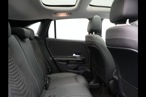 Mercedes-Benz GLA 250 e Style PHEV 218pk Dealer O.H. | Panodak | Adaptive Cruise | 360 Camera | Sportstoelen Memory & Verwarmd | Sfeerverlichting | Blis | Keyless | Apple Carplay | Navigatie | DAB | Plug In Hybrid |