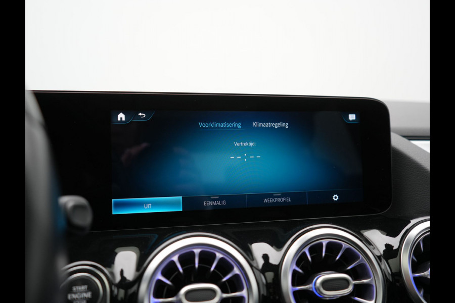 Mercedes-Benz GLA 250 e Style PHEV 218pk Dealer O.H. | Panodak | Adaptive Cruise | 360 Camera | Sportstoelen Memory & Verwarmd | Sfeerverlichting | Blis | Keyless | Apple Carplay | Navigatie | DAB | Plug In Hybrid |