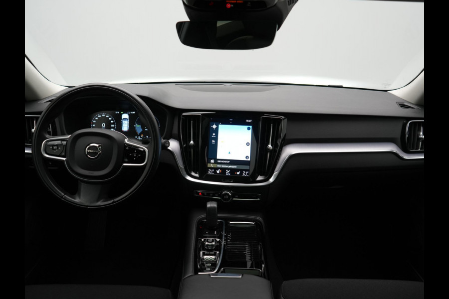 Volvo V60 T6 Recharge AWD Inscription PHEV 340pk | Panodak | Adaptive Cruise | Elektrische achterklep | Camera | Stoelen & Stuur Verwarmd | Keyless | Blis | Apple Carplay | Navigatie | DAB | Virtual | 18"L.M | Plug In Hybrid |
