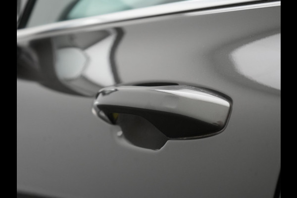 Volvo V60 T6 Recharge AWD Inscription PHEV 340pk | Panodak | Adaptive Cruise | Elektrische achterklep | Camera | Stoelen & Stuur Verwarmd | Keyless | Blis | Apple Carplay | Navigatie | DAB | Virtual | 18"L.M | Plug In Hybrid |