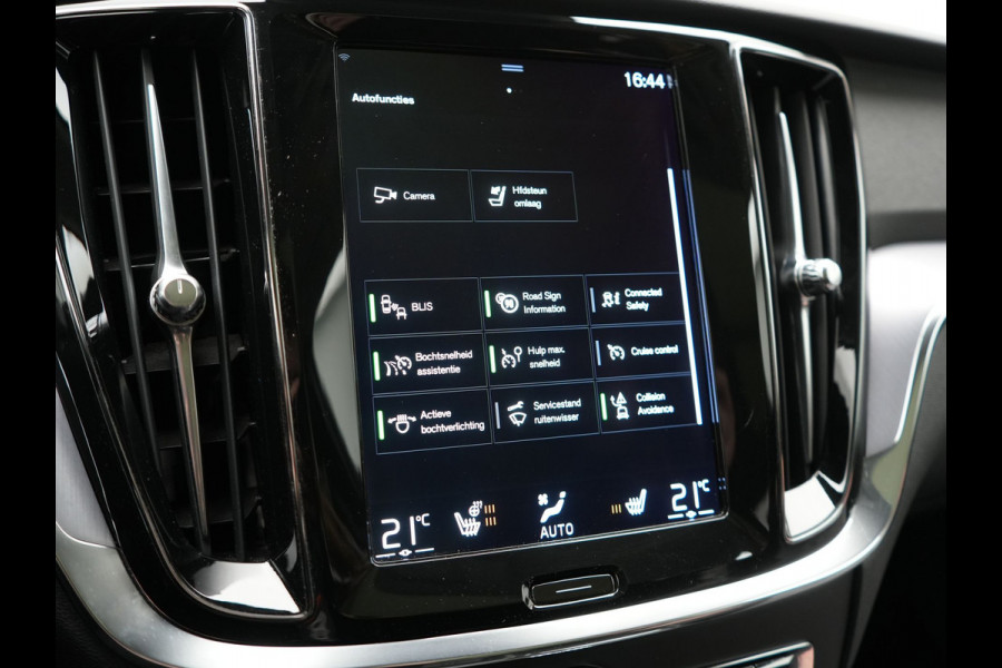 Volvo V60 T6 Recharge AWD Inscription PHEV 340pk | Panodak | Adaptive Cruise | Elektrische achterklep | Camera | Stoelen & Stuur Verwarmd | Keyless | Blis | Apple Carplay | Navigatie | DAB | Virtual | 18"L.M | Plug In Hybrid |