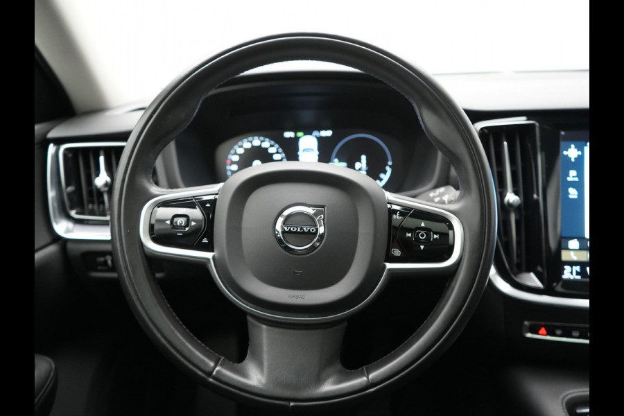Volvo V60 T6 Recharge AWD Inscription PHEV 340pk | Panodak | Adaptive Cruise | Elektrische achterklep | Camera | Stoelen & Stuur Verwarmd | Keyless | Blis | Apple Carplay | Navigatie | DAB | Virtual | 18"L.M | Plug In Hybrid |