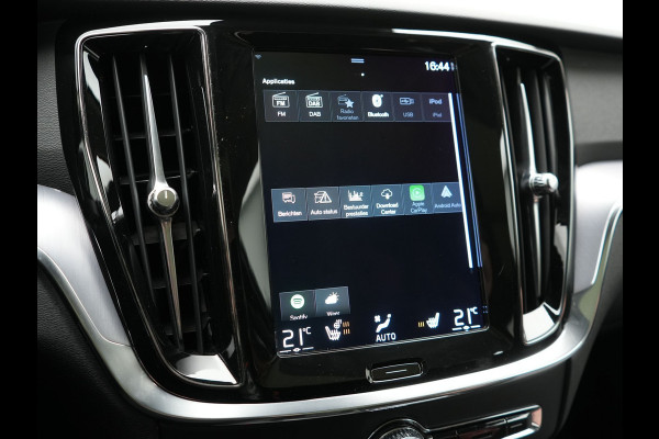 Volvo V60 T6 Recharge AWD Inscription PHEV 340pk | Panodak | Adaptive Cruise | Elektrische achterklep | Camera | Stoelen & Stuur Verwarmd | Keyless | Blis | Apple Carplay | Navigatie | DAB | Virtual | 18"L.M | Plug In Hybrid |