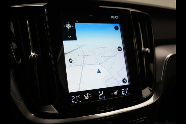Volvo V60 T6 Recharge AWD Inscription PHEV 340pk | Panodak | Adaptive Cruise | Elektrische achterklep | Camera | Stoelen & Stuur Verwarmd | Keyless | Blis | Apple Carplay | Navigatie | DAB | Virtual | 18"L.M | Plug In Hybrid |