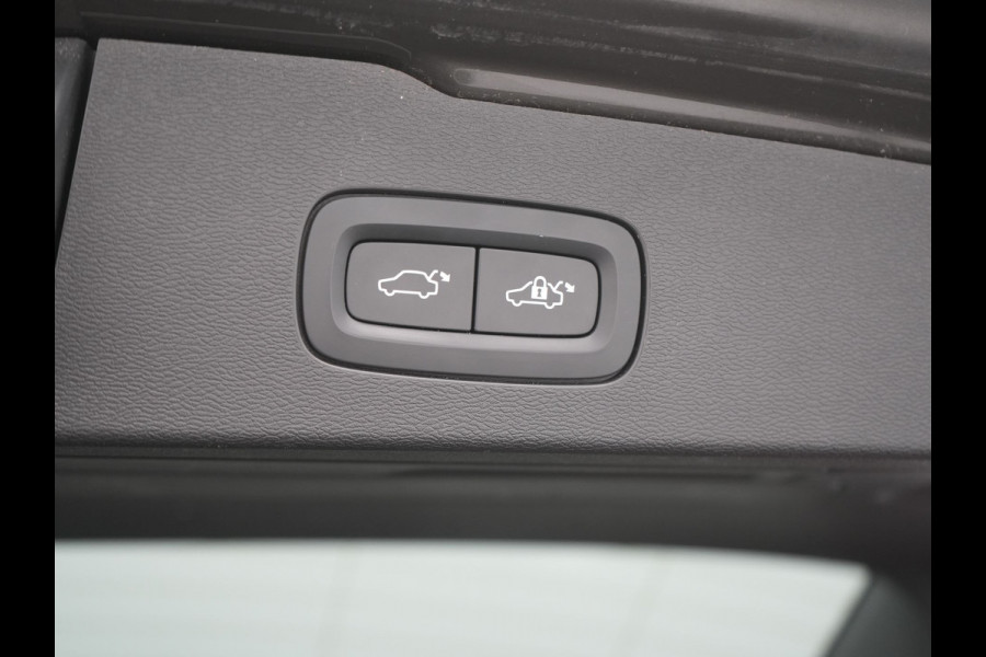 Volvo V60 T6 Recharge AWD Inscription PHEV 340pk | Panodak | Adaptive Cruise | Elektrische achterklep | Camera | Stoelen & Stuur Verwarmd | Keyless | Blis | Apple Carplay | Navigatie | DAB | Virtual | 18"L.M | Plug In Hybrid |