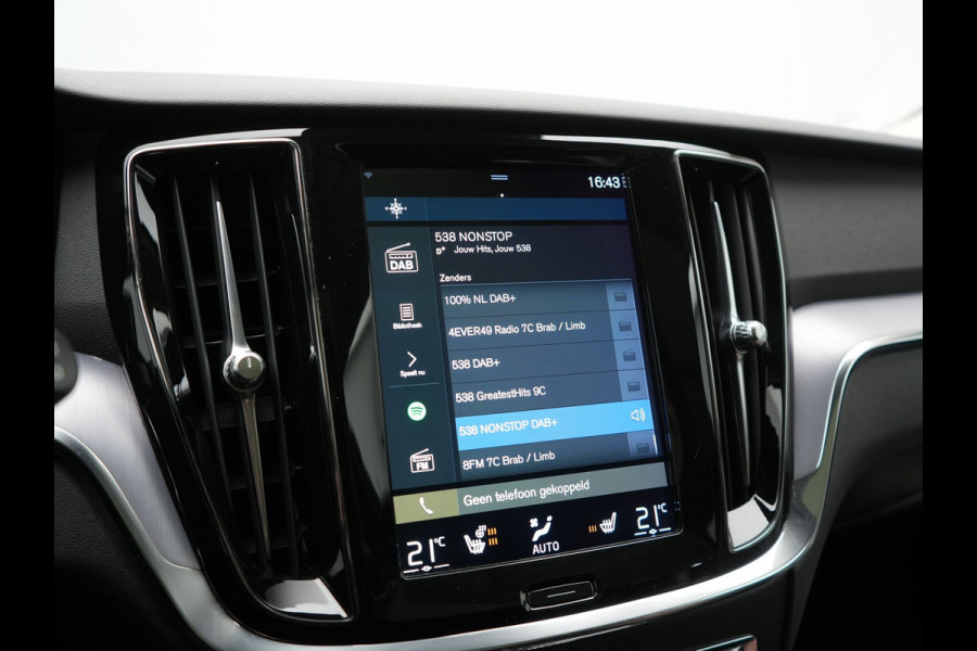 Volvo V60 T6 Recharge AWD Inscription PHEV 340pk | Panodak | Adaptive Cruise | Elektrische achterklep | Camera | Stoelen & Stuur Verwarmd | Keyless | Blis | Apple Carplay | Navigatie | DAB | Virtual | 18"L.M | Plug In Hybrid |