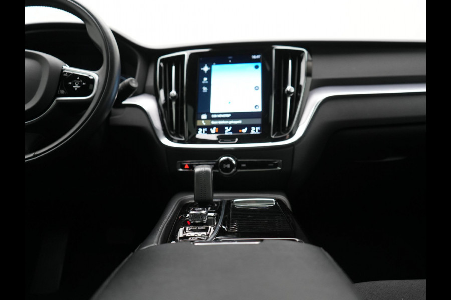 Volvo V60 T6 Recharge AWD Inscription PHEV 340pk | Panodak | Adaptive Cruise | Elektrische achterklep | Camera | Stoelen & Stuur Verwarmd | Keyless | Blis | Apple Carplay | Navigatie | DAB | Virtual | 18"L.M | Plug In Hybrid |