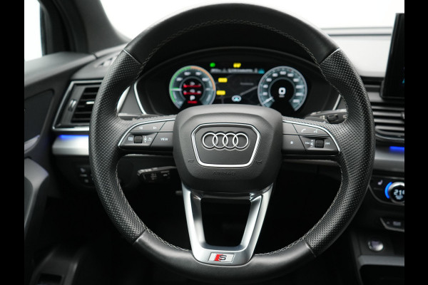 Audi Q5 50 TFSI e S Line FACELIFT PHEV 300pk Dealer O.H. | Luchtvering | Adaptive Cruise | Matrix Led | 360 Camera | Sportstoelen Verwarmd | Sfeerverlichting | Blis | Park Assist | Navigatie | DAB | Standkachel | Plug In Hybrid |