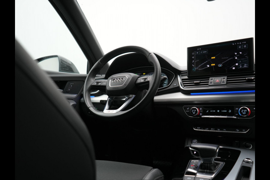 Audi Q5 50 TFSI e S Line FACELIFT PHEV 300pk Dealer O.H. | Luchtvering | Adaptive Cruise | Matrix Led | 360 Camera | Sportstoelen Verwarmd | Sfeerverlichting | Blis | Park Assist | Navigatie | DAB | Standkachel | Plug In Hybrid |