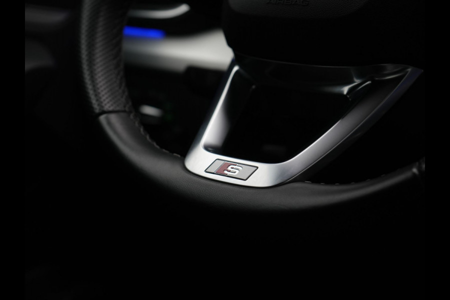 Audi Q5 50 TFSI e S Line FACELIFT PHEV 300pk Dealer O.H. | Luchtvering | Adaptive Cruise | Matrix Led | 360 Camera | Sportstoelen Verwarmd | Sfeerverlichting | Blis | Park Assist | Navigatie | DAB | Standkachel | Plug In Hybrid |