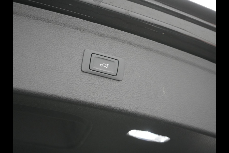 Audi Q5 50 TFSI e S Line FACELIFT PHEV 300pk Dealer O.H. | Luchtvering | Adaptive Cruise | Matrix Led | 360 Camera | Sportstoelen Verwarmd | Sfeerverlichting | Blis | Park Assist | Navigatie | DAB | Standkachel | Plug In Hybrid |