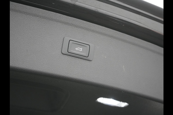 Audi Q5 50 TFSI e S Line FACELIFT PHEV 300pk Dealer O.H. | Luchtvering | Adaptive Cruise | Matrix Led | 360 Camera | Sportstoelen Verwarmd | Sfeerverlichting | Blis | Park Assist | Navigatie | DAB | Standkachel | Plug In Hybrid |
