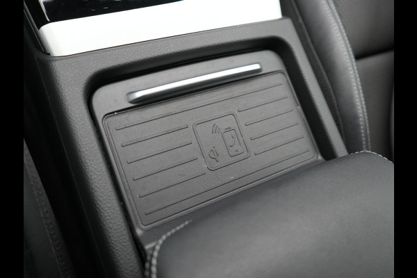 Audi Q5 50 TFSI e S Line FACELIFT PHEV 300pk Dealer O.H. | Luchtvering | Adaptive Cruise | Matrix Led | 360 Camera | Sportstoelen Verwarmd | Sfeerverlichting | Blis | Park Assist | Navigatie | DAB | Standkachel | Plug In Hybrid |