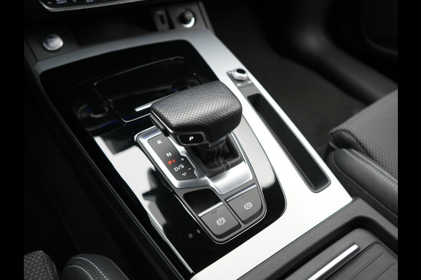 Audi Q5 50 TFSI e S Line FACELIFT PHEV 300pk Dealer O.H. | Luchtvering | Adaptive Cruise | Matrix Led | 360 Camera | Sportstoelen Verwarmd | Sfeerverlichting | Blis | Park Assist | Navigatie | DAB | Standkachel | Plug In Hybrid |