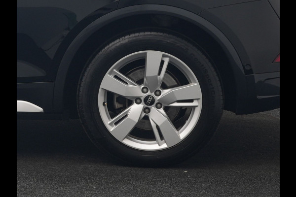 Audi Q5 50 TFSI e S Line FACELIFT PHEV 300pk Dealer O.H. | Luchtvering | Adaptive Cruise | Matrix Led | 360 Camera | Sportstoelen Verwarmd | Sfeerverlichting | Blis | Park Assist | Navigatie | DAB | Standkachel | Plug In Hybrid |