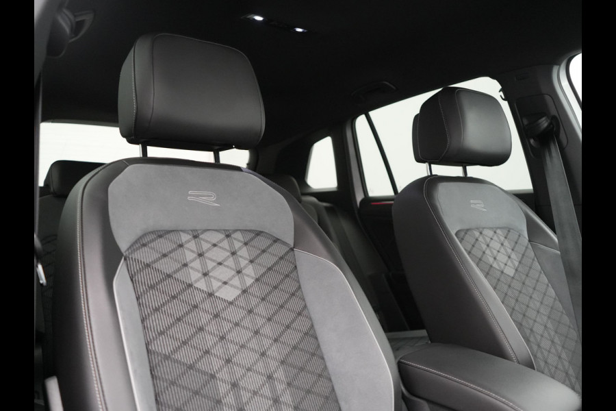 Volkswagen Tiguan 1.4 TSI eHybrid R-Line PHEV 245pk Dealer O.H | Trekhaak Af Fabriek | Adaptive Cruise | IQ Light | Adaptive Onderstel | Camera | Alcantara Sportstoelen & Stuur Verwarmd | Blis | Keyless | Sfeerverlichting | Virtual | Navigatie | DAB | 20"L.M | Plug In Hybrid |