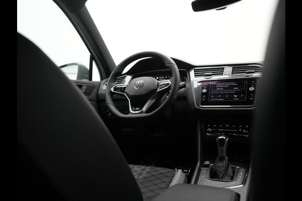 Volkswagen Tiguan 1.4 TSI eHybrid R-Line PHEV 245pk Dealer O.H | Trekhaak Af Fabriek | Adaptive Cruise | IQ Light | Adaptive Onderstel | Camera | Alcantara Sportstoelen & Stuur Verwarmd | Blis | Keyless | Sfeerverlichting | Virtual | Navigatie | DAB | 20"L.M | Plug In Hybrid |