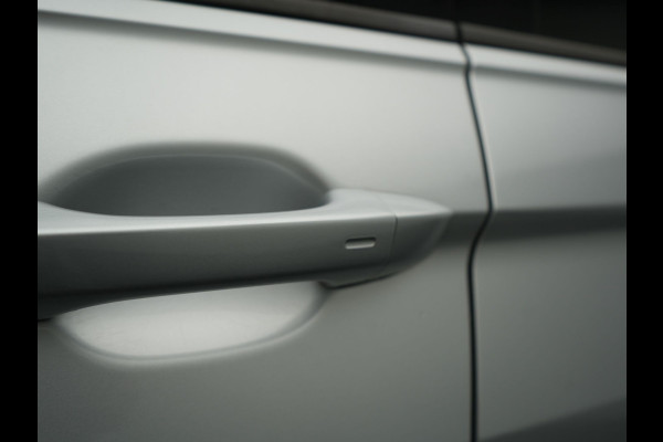 Volkswagen Tiguan 1.4 TSI eHybrid R-Line PHEV 245pk Dealer O.H | Trekhaak Af Fabriek | Adaptive Cruise | IQ Light | Adaptive Onderstel | Camera | Alcantara Sportstoelen & Stuur Verwarmd | Blis | Keyless | Sfeerverlichting | Virtual | Navigatie | DAB | 20"L.M | Plug In Hybrid |