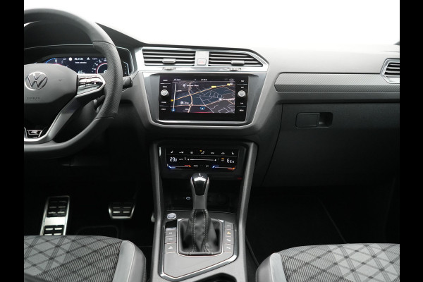 Volkswagen Tiguan 1.4 TSI eHybrid R-Line PHEV 245pk Dealer O.H | Trekhaak Af Fabriek | Adaptive Cruise | IQ Light | Adaptive Onderstel | Camera | Alcantara Sportstoelen & Stuur Verwarmd | Blis | Keyless | Sfeerverlichting | Virtual | Navigatie | DAB | 20"L.M | Plug In Hybrid |