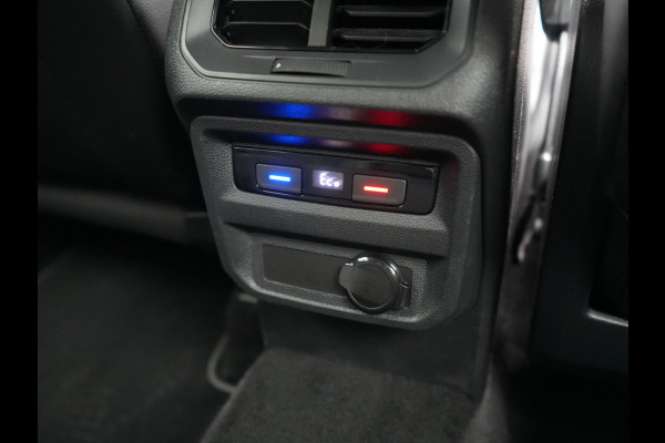 Volkswagen Tiguan 1.4 TSI eHybrid R-Line PHEV 245pk Dealer O.H | Trekhaak Af Fabriek | Adaptive Cruise | IQ Light | Adaptive Onderstel | Camera | Alcantara Sportstoelen & Stuur Verwarmd | Blis | Keyless | Sfeerverlichting | Virtual | Navigatie | DAB | 20"L.M | Plug In Hybrid |