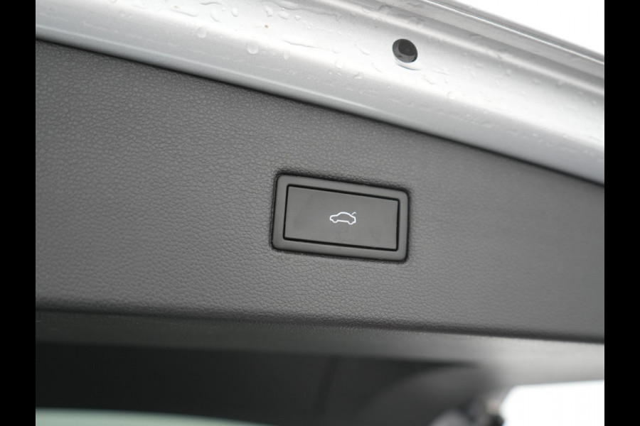 Volkswagen Tiguan 1.4 TSI eHybrid R-Line PHEV 245pk Dealer O.H | Trekhaak Af Fabriek | Adaptive Cruise | IQ Light | Adaptive Onderstel | Camera | Alcantara Sportstoelen & Stuur Verwarmd | Blis | Keyless | Sfeerverlichting | Virtual | Navigatie | DAB | 20"L.M | Plug In Hybrid |