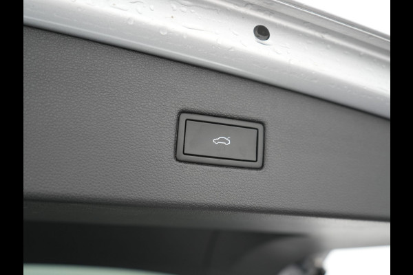 Volkswagen Tiguan 1.4 TSI eHybrid R-Line PHEV 245pk Dealer O.H | Trekhaak Af Fabriek | Adaptive Cruise | IQ Light | Adaptive Onderstel | Camera | Alcantara Sportstoelen & Stuur Verwarmd | Blis | Keyless | Sfeerverlichting | Virtual | Navigatie | DAB | 20"L.M | Plug In Hybrid |