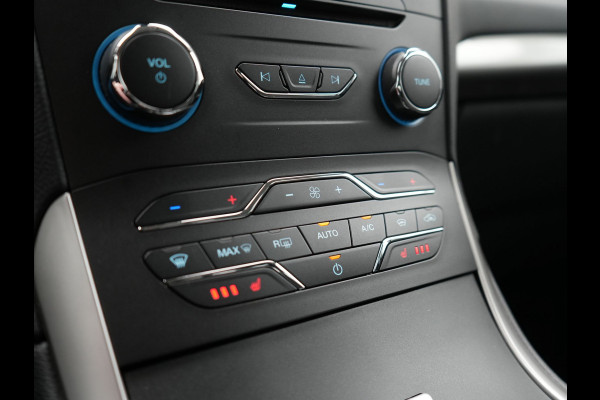 Ford Galaxy 2.0 Titanium Automaat 7 Persoons 241pk | Camera | Apple Carplay | Voorstoelen Verwarmd | Cruise Control | LED Koplampen | Navigatie |