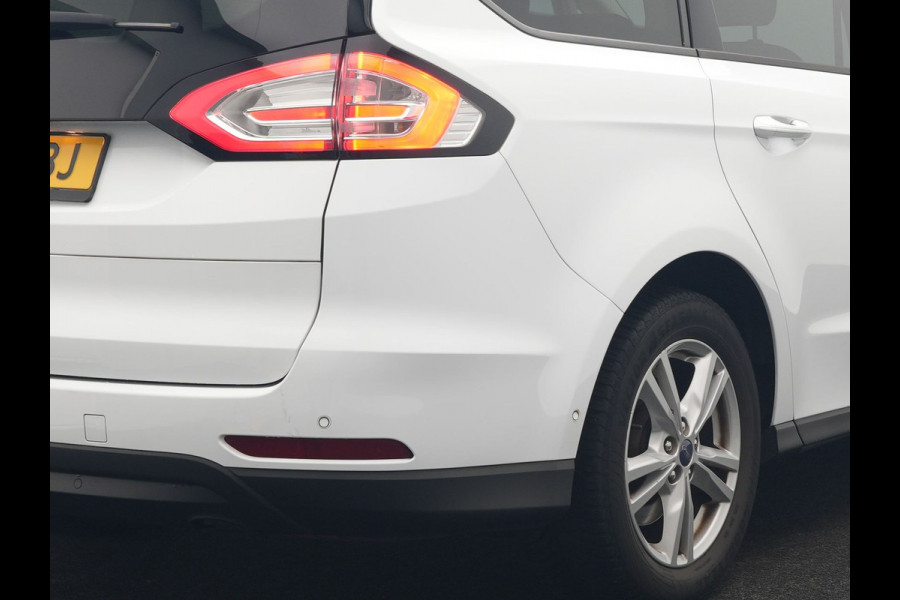 Ford Galaxy 2.0 Titanium Automaat 7 Persoons 241pk | Camera | Apple Carplay | Voorstoelen Verwarmd | Cruise Control | LED Koplampen | Navigatie |