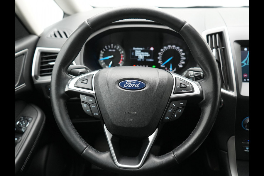 Ford Galaxy 2.0 Titanium Automaat 7 Persoons 241pk | Camera | Apple Carplay | Voorstoelen Verwarmd | Cruise Control | LED Koplampen | Navigatie |