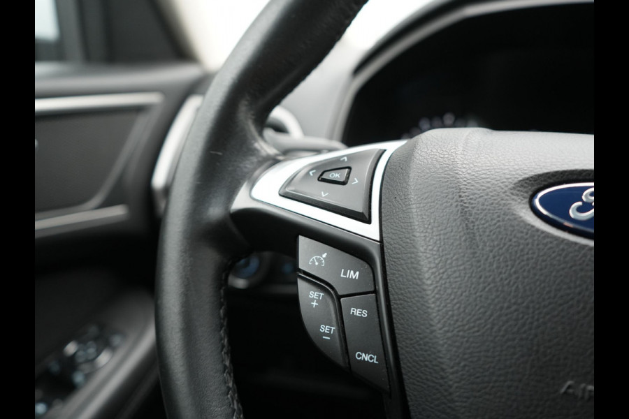 Ford Galaxy 2.0 Titanium Automaat 7 Persoons 241pk | Camera | Apple Carplay | Voorstoelen Verwarmd | Cruise Control | LED Koplampen | Navigatie |