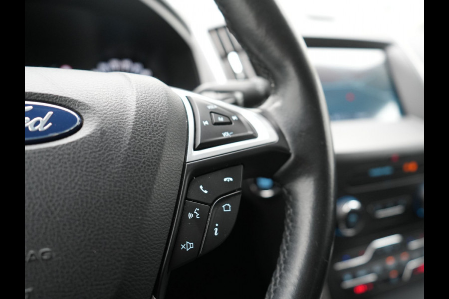 Ford Galaxy 2.0 Titanium Automaat 7 Persoons 241pk | Camera | Apple Carplay | Voorstoelen Verwarmd | Cruise Control | LED Koplampen | Navigatie |
