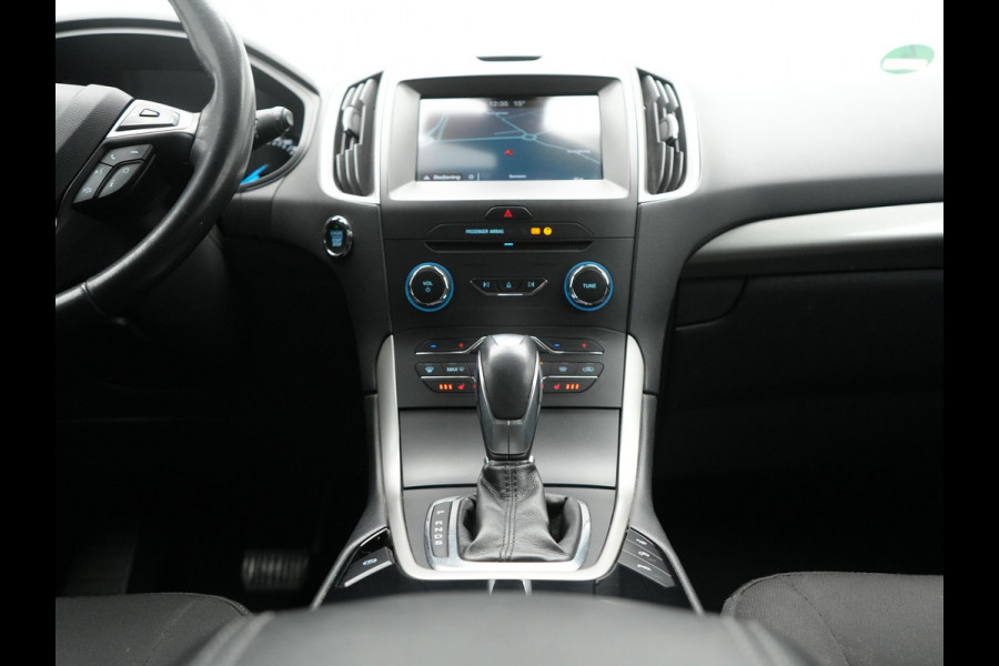 Ford Galaxy 2.0 Titanium Automaat 7 Persoons 241pk | Camera | Apple Carplay | Voorstoelen Verwarmd | Cruise Control | LED Koplampen | Navigatie |