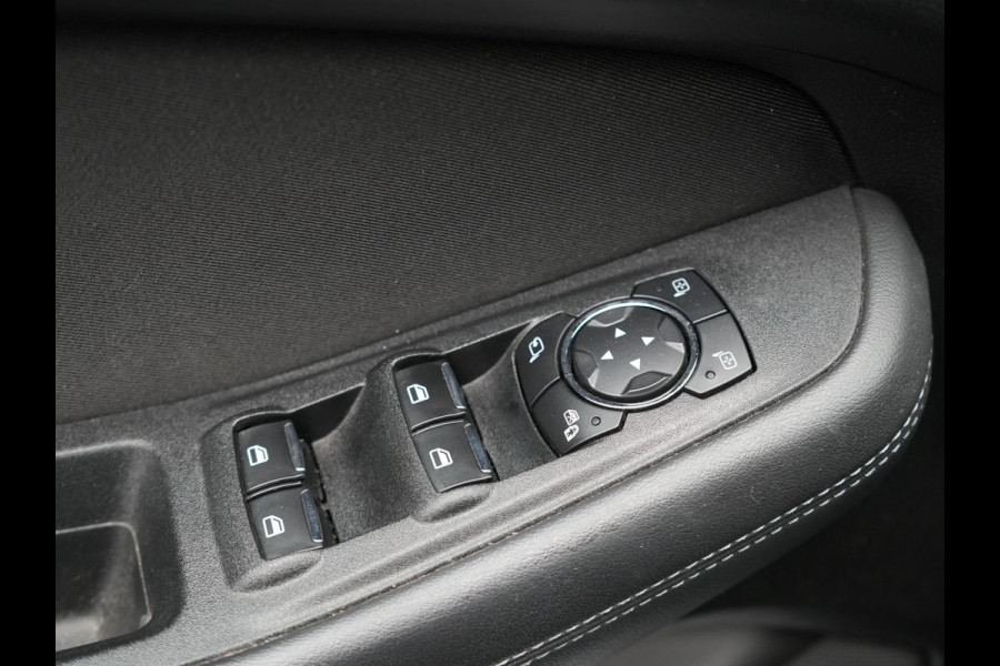 Ford Galaxy 2.0 Titanium Automaat 7 Persoons 241pk | Camera | Apple Carplay | Voorstoelen Verwarmd | Cruise Control | LED Koplampen | Navigatie |