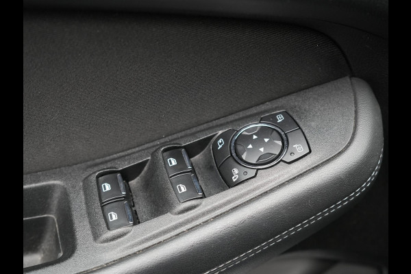 Ford Galaxy 2.0 Titanium Automaat 7 Persoons 241pk | Camera | Apple Carplay | Voorstoelen Verwarmd | Cruise Control | LED Koplampen | Navigatie |