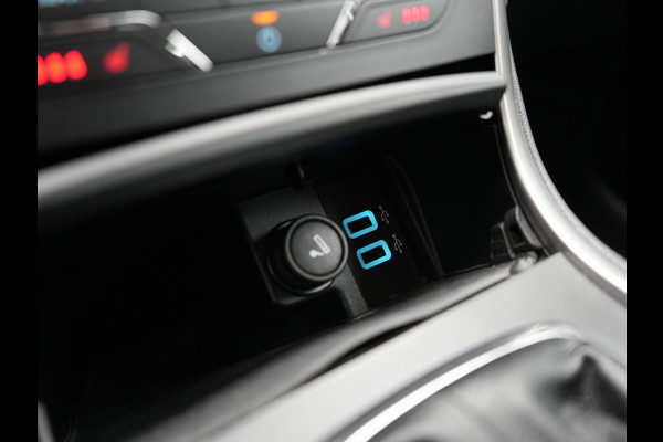 Ford Galaxy 2.0 Titanium Automaat 7 Persoons 241pk | Camera | Apple Carplay | Voorstoelen Verwarmd | Cruise Control | LED Koplampen | Navigatie |