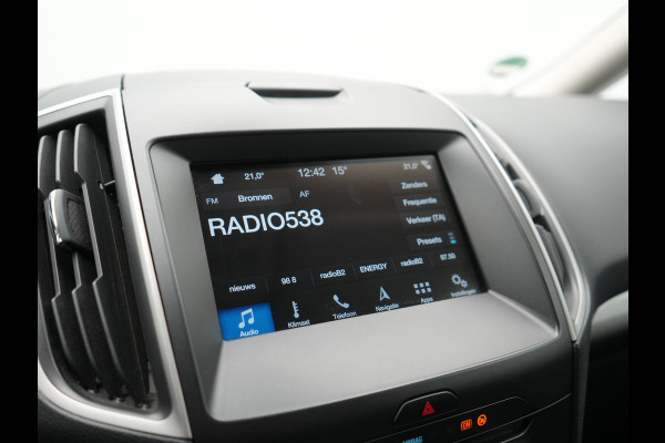 Ford Galaxy 2.0 Titanium Automaat 7 Persoons 241pk | Camera | Apple Carplay | Voorstoelen Verwarmd | Cruise Control | LED Koplampen | Navigatie |