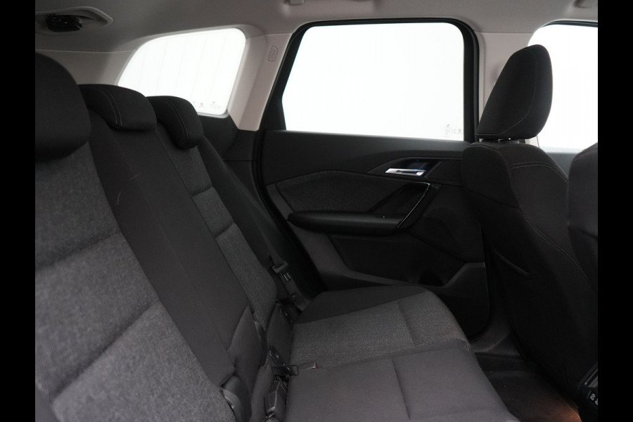 BMW iX1 xDrive30 67 kWh 313pk Dealer O.H. | Adaptief M Onderstel | Camera | Cruise Control | Stoelverwarming | Widescreen Navi | Park Assist | Apple Carplay | Navigatie | DAB | Standkachel |