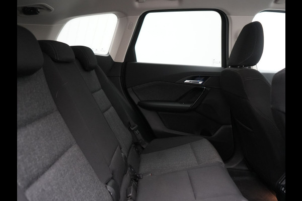 BMW iX1 xDrive30 67 kWh 313pk Dealer O.H. | Adaptief M Onderstel | Camera | Cruise Control | Stoelverwarming | Widescreen Navi | Park Assist | Apple Carplay | Navigatie | DAB | Standkachel |