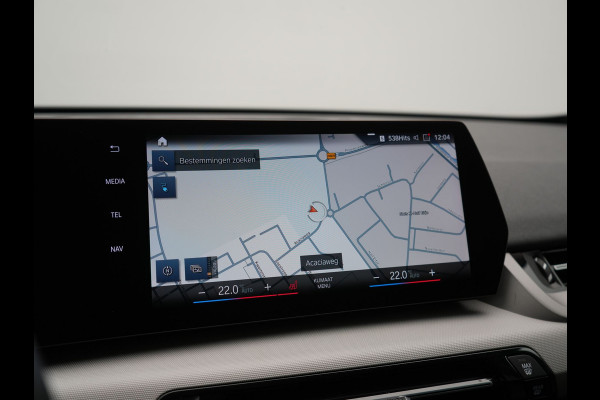 BMW iX1 xDrive30 67 kWh 313pk Dealer O.H. | Adaptief M Onderstel | Camera | Cruise Control | Stoelverwarming | Widescreen Navi | Park Assist | Apple Carplay | Navigatie | DAB | Standkachel |