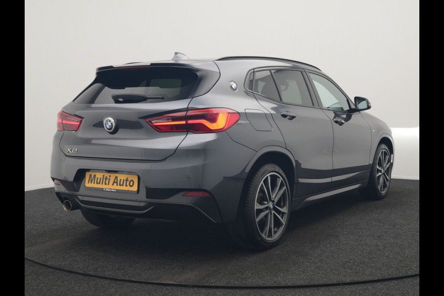 BMW X2 sDrive18i M Sport 140pk Dealer O.H. | Camera | Lederen Sportstoelen Verwarmd | Led Koplampen | Sfeerverlichting | Standkachel | Navigatie | DAB | 19''L.M. |