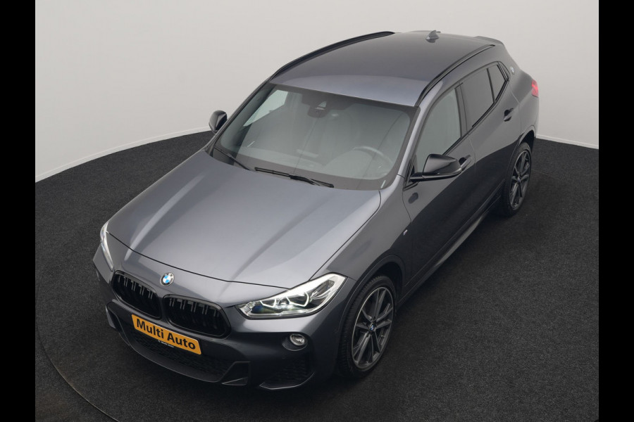 BMW X2 sDrive18i M Sport 140pk Dealer O.H. | Camera | Lederen Sportstoelen Verwarmd | Led Koplampen | Sfeerverlichting | Standkachel | Navigatie | DAB | 19''L.M. |