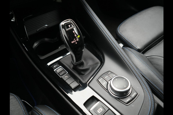 BMW X2 sDrive18i M Sport 140pk Dealer O.H. | Camera | Lederen Sportstoelen Verwarmd | Led Koplampen | Sfeerverlichting | Standkachel | Navigatie | DAB | 19''L.M. |
