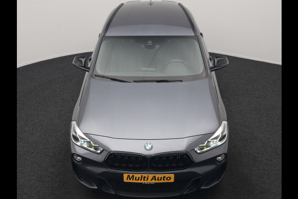 BMW X2 sDrive18i M Sport 140pk Dealer O.H. | Camera | Lederen Sportstoelen Verwarmd | Led Koplampen | Sfeerverlichting | Standkachel | Navigatie | DAB | 19''L.M. |