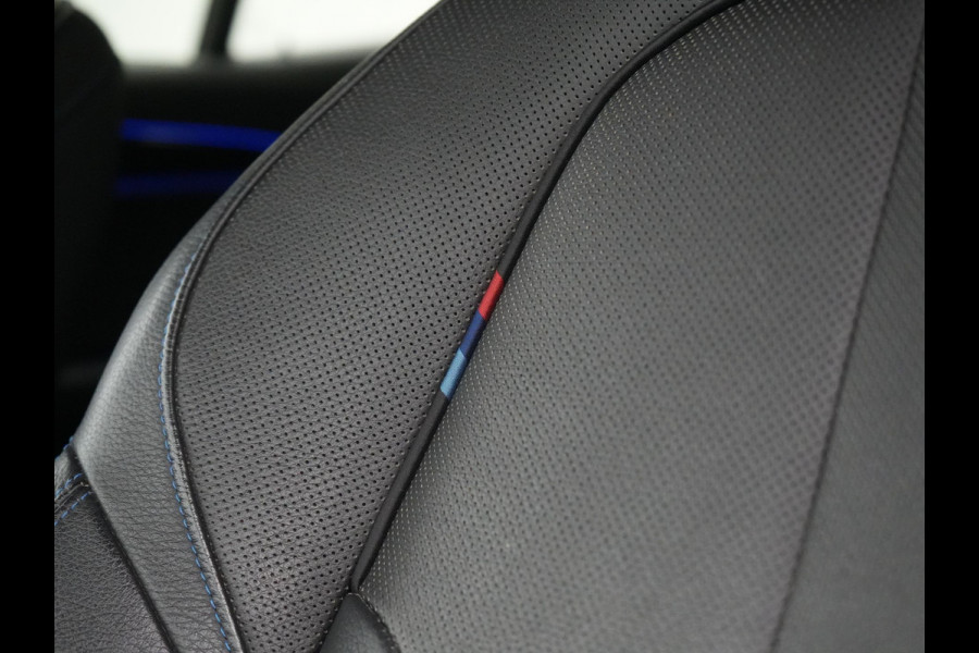 BMW X2 sDrive18i M Sport 140pk Dealer O.H. | Camera | Lederen Sportstoelen Verwarmd | Led Koplampen | Sfeerverlichting | Standkachel | Navigatie | DAB | 19''L.M. |