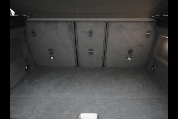 BMW X2 sDrive18i M Sport 140pk Dealer O.H. | Camera | Lederen Sportstoelen Verwarmd | Led Koplampen | Sfeerverlichting | Standkachel | Navigatie | DAB | 19''L.M. |
