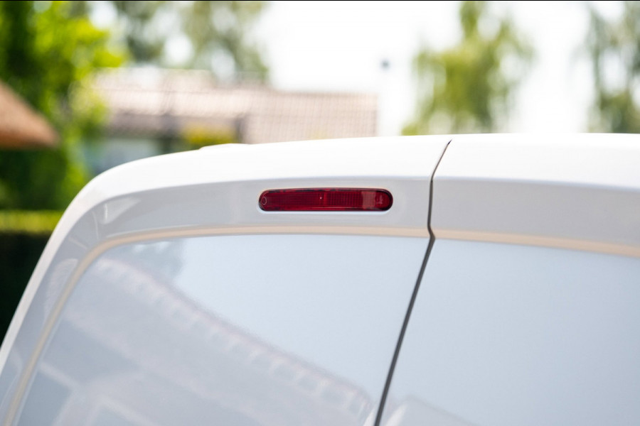 Peugeot Partner 1.2 PureTech Premium Airco I Cruise I Parkeersensoren I Bluetooth I Navigatie I NAP I Benzine